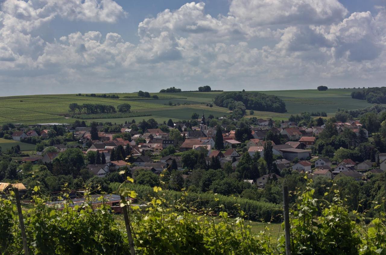 Gaestehaus Schmitt Appenheim Exterior foto